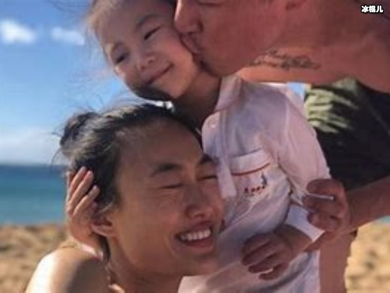 陈冠希女儿3岁手握5个代言，时尚资源爆棚长相不输超模妈妈