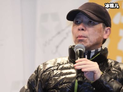 冯小刚哭诉：他拍戏喊我随叫随到，王我喊他却屡次找借口拒绝！
