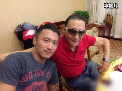 曾让张国荣下跪的男人，最平易近人的影帝发哥真正的偶像