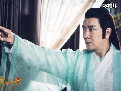陈浩民和网友分享父子合影，小螺丝长得犹如妈妈缩小版