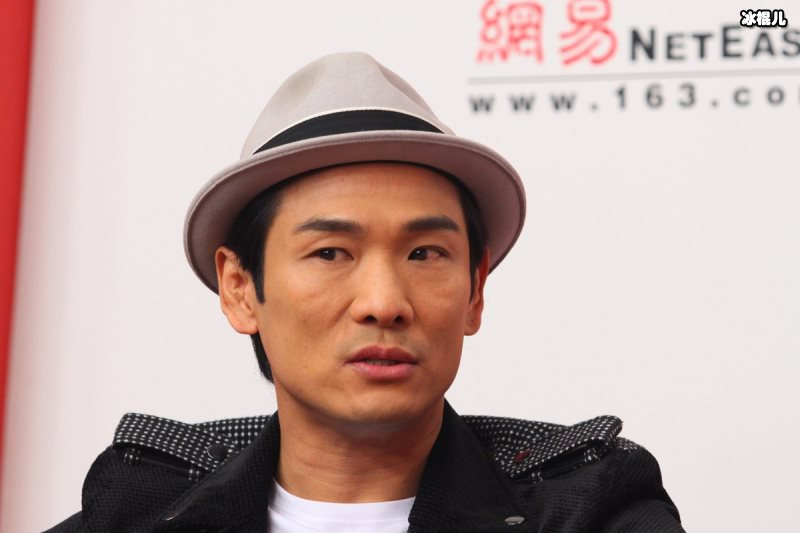 杜德伟个人资料简介身高多少？国籍及其老婆李晓冰资料被曝