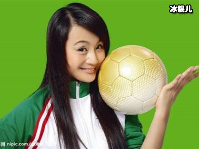 曹颖晒出9岁儿子的照片，居然比女孩子还漂亮