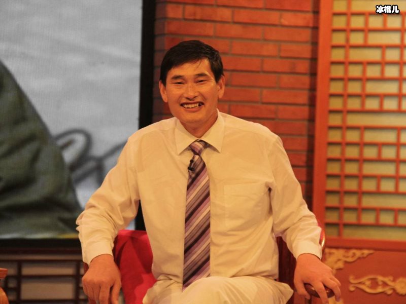 大衣哥访谈透露现状，自家四周全是监控探头