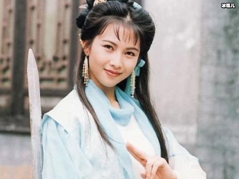 蔡少芬凌晨发自拍，感叹自己太过于美貌