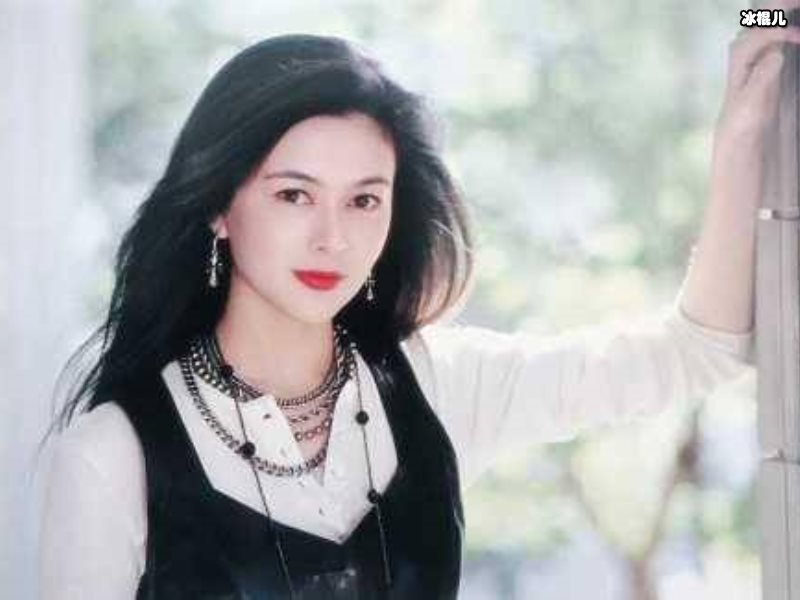 百亿富商被离婚，关之琳再想复合已不可能