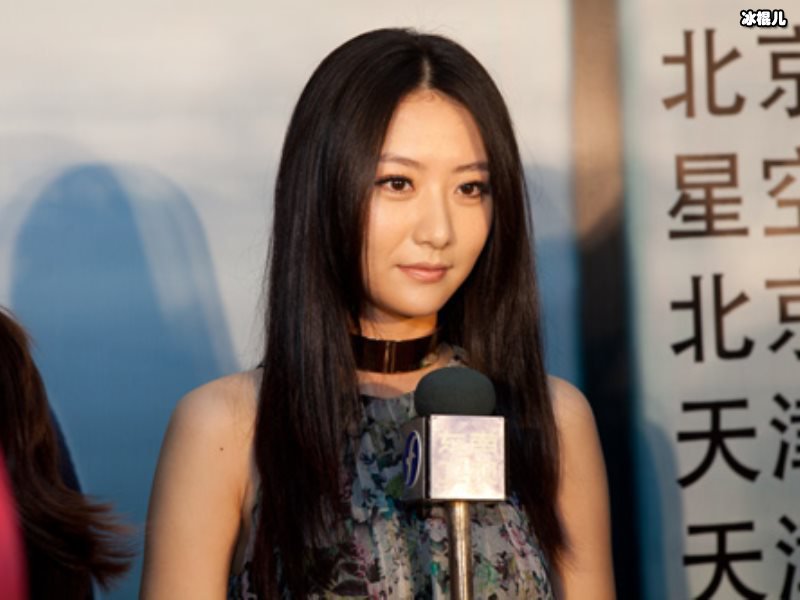 白冰参加《乘风破浪的姐姐》，话题度持续走高一路走来着实不易