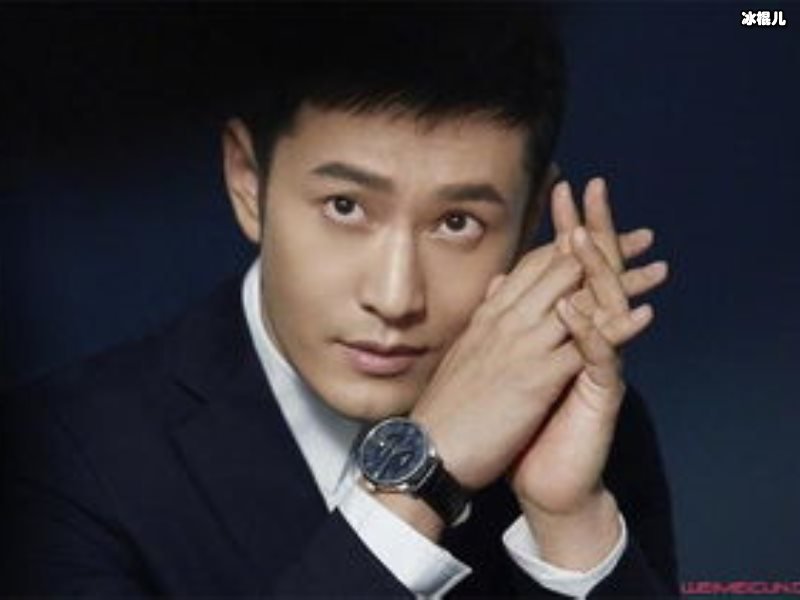 黄晓明回家探亲与姥姥合影，baby不回去吗