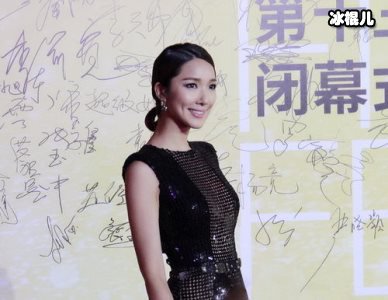 李亚男嫁对了人，现如今依旧如初恋般甜蜜