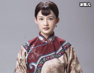 李沁旗袍造型图片曝光，展现民国女子魅力