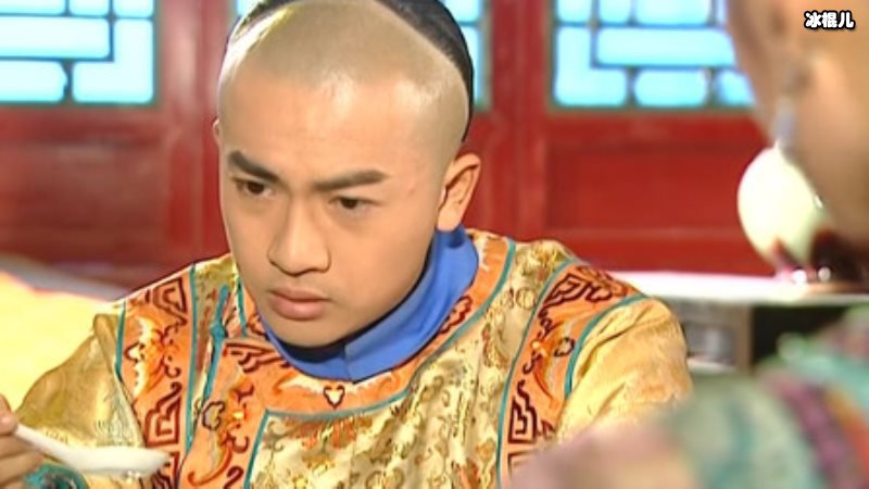 五阿哥的生活状况，一家三口甜蜜满满