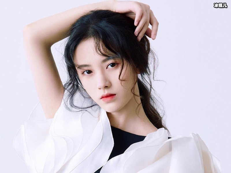 鞠婧祎人设再次崩溃，“四千年美女”屡屡翻车