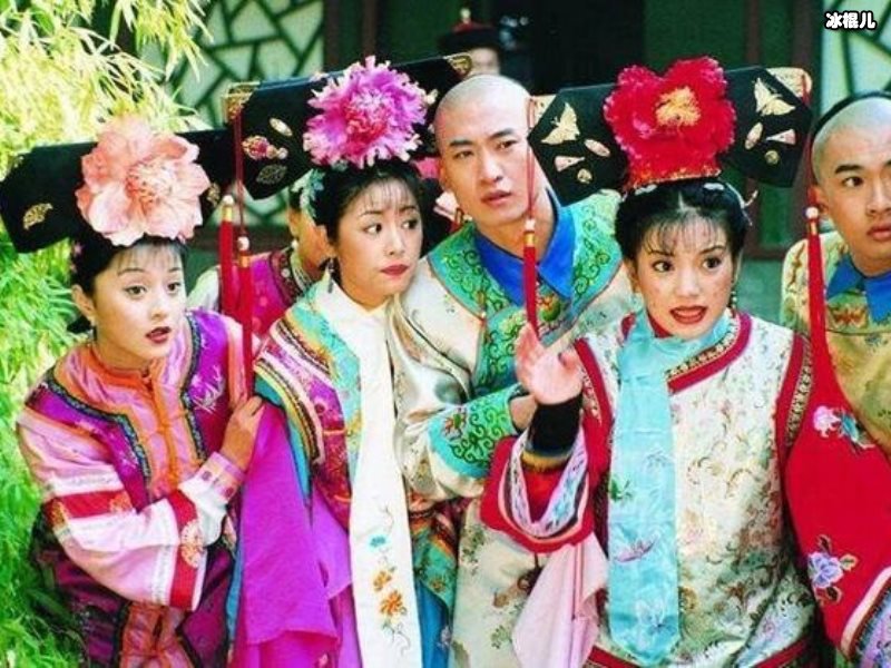 毁童年记忆曾出演还珠塞娅公主一角被熟知，如今晒近照撞脸蔡明