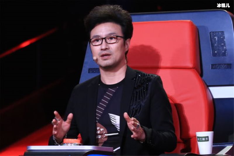 汪峰现身月子中心，实现一个浪漫的探望