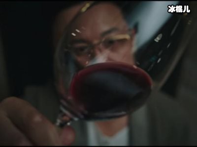 王鸥新剧《猎狐》口碑扭转，剧情多处不合理评分还能回升吗