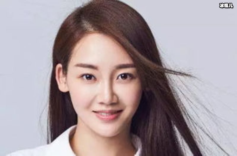 苗苗晒照却被肚子吸引目光，这么大还练习真替你捏了一把汗
