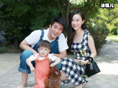 霍思燕靓丽逛街尽显气质，路人十分羡慕