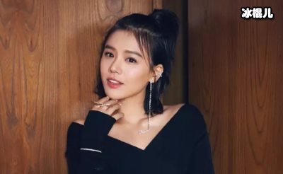 马思纯状态不好，脖子前倾仪态不佳