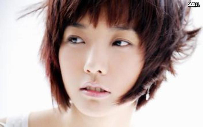 王珞丹深夜发言当演员太累自己只想红，网友留言却意外成亮点