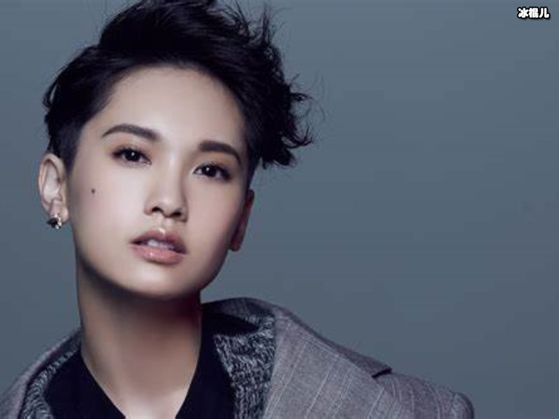 杨丞琳虽为人妻颜值身材依旧保持，少女感状态令人羡慕