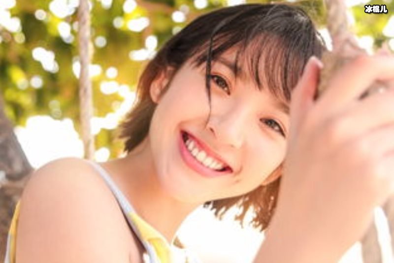唐艺昕晒出产后照片，身材堪若少女网友们惊讶表示“黄金身材”！