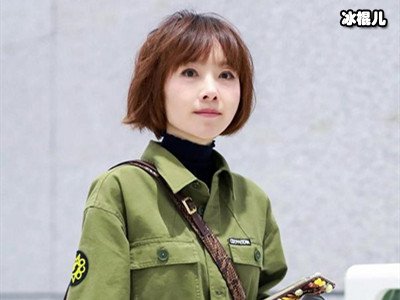 “发福”的鲁豫逆生长？穿绿色连体裤，50岁了气质仍出众
