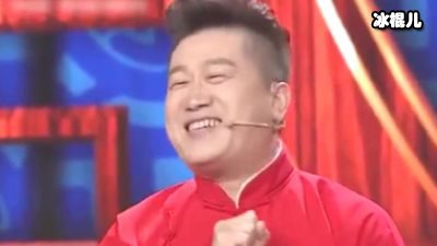张鹤伦春节陪老人玩逗孩子，小日子过的太幸福了