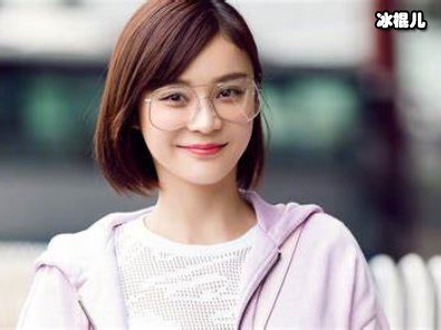 闫妮袁姗姗直播吃东西毫不避讳，现场氛围超好