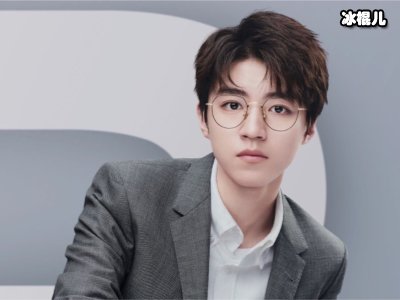 王俊凯和小朋友一起唱《点亮》，一直在坚持做公益