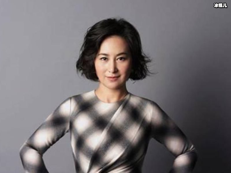 何超琼被前夫现任挑衅，唯一挚爱竟被当筏子不发一言懒理李嘉欣