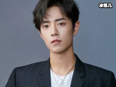 肖战日系穿搭现身机场，温暖治愈行走的衣架子就是他