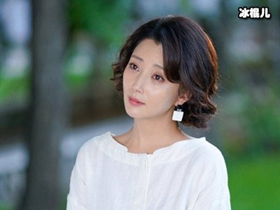 凭借演技征服观众，被称大满贯视后的殷桃，为何一直保持单身？