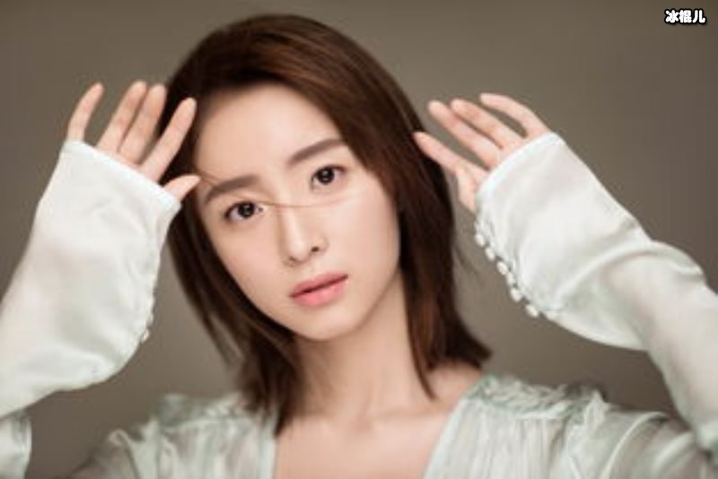 胡冰卿才是娱乐圈中万人迷？不止张铭恩连黄子韬也曾和她传绯闻
