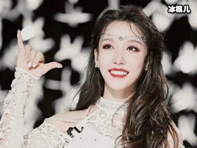 姜贞羽凭借高颜值出圈，造型优美如仙女，惹人喜爱