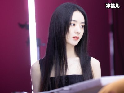 赵丽颖复工后，身穿休闲装去工作好身材还是看的到呢！