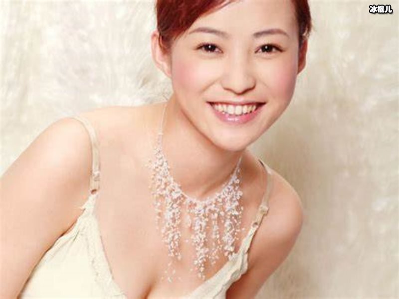 郝雷带儿子和绯闻男友与家人聚餐，被拍到后斥责偷拍者疑似好事将近