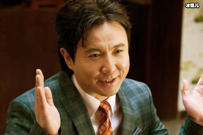 沈腾穿西装搞笑脱下更搞笑，网友：喜剧王当之无愧