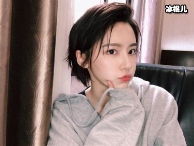 男人心中的完美女友，开挖掘机的学霸诸葛大力沦为主播