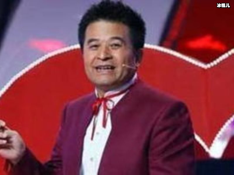 她被毕福剑一手捧红富豪老公也是其介绍，今老毕倒下她如此报答