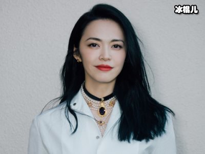 姚晨新剧开机搭档实力小生白宇，感觉像是同龄cp感十足