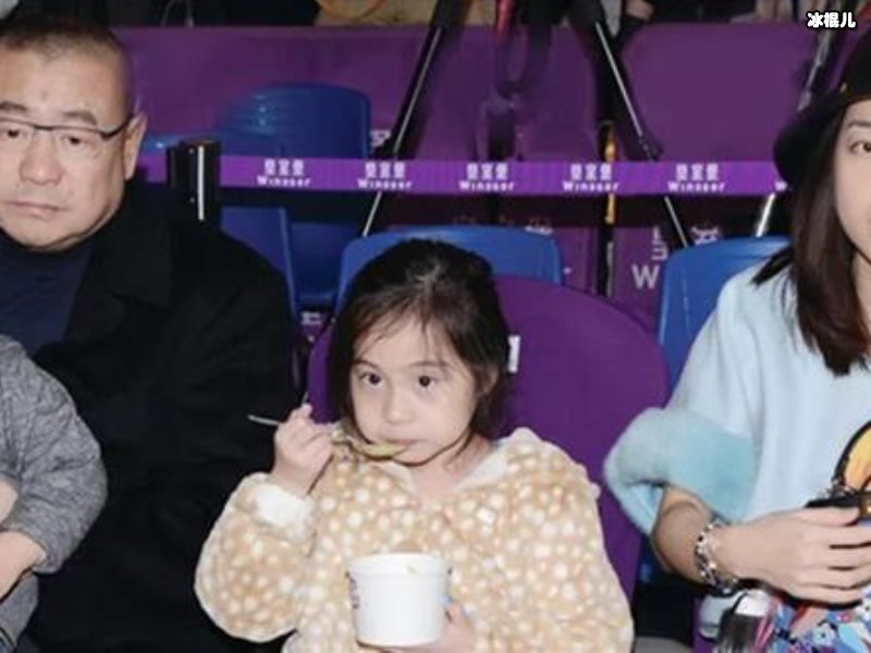 阔太甘比分享多张女儿Josie照片，帮丈夫澄清不实报道谁注意这细节
