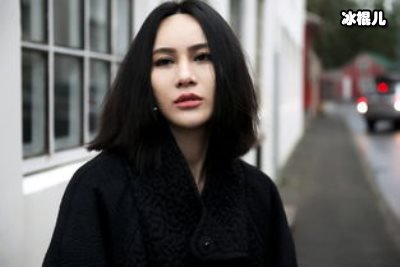 尚雯婕曾与圈内多名女星不合，被同届超女内涵现被限制高消费