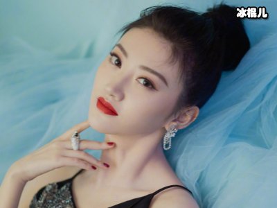 景甜生图状态非常好，在群星中长相十分出众