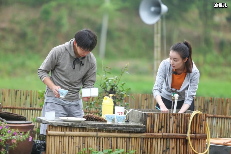 他自带满满的综艺感，网友表示下一期《向往的生活》追定了