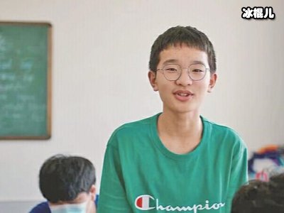 钟美美13岁男孩拒100万诱惑，纠结心被妈妈一语道破妈妈三观绝了