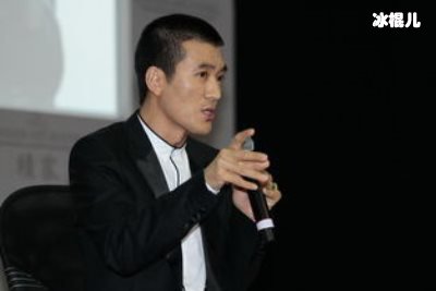 杨子女儿上传毕业照一改从前模样，真是女大十八变