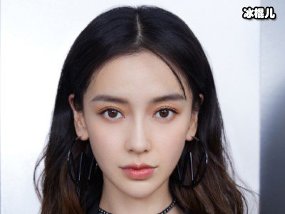 杨颖晒妈妈追《跑男》泡脚照，豪宅被曝光但最抢镜的居然是它？