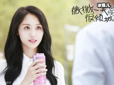 郑爽登上越南时尚芭莎杂志封面，郑爽黑化了？