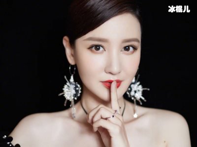 张萌晒合照引网友回忆杀，在线呼唤胡歌网友表示意难平