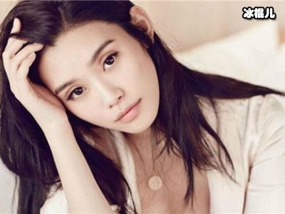 奚梦瑶变身四房内地代表人，素颜参加活动为赌王守丧被夸太孝顺