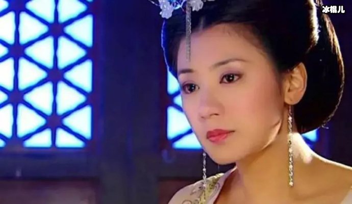 贾静雯包场请好友看电影，霍建华疑似带女儿出境